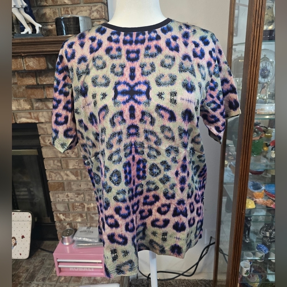 One teaspoon animal collision satin tee. nwt Size xxs